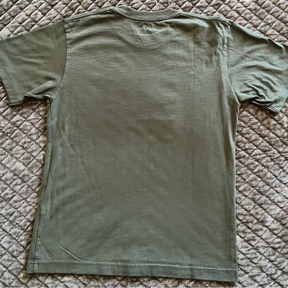 Uniqlo Olive Graphic Tee with Spy x Family Design - Picture 6 of 10
